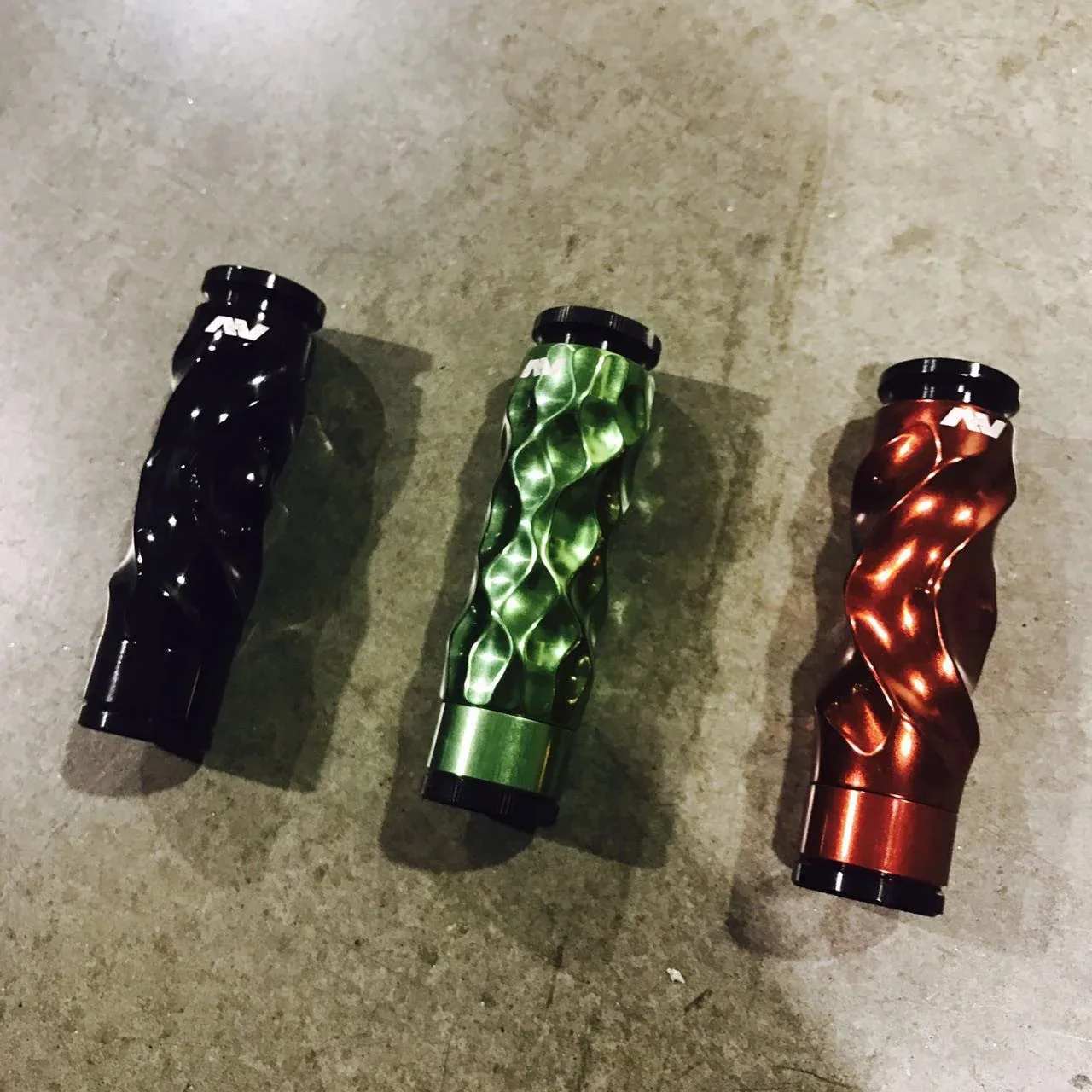 AVID LYFE - GREY MOD - RED APPLE QUICK TWIST - Image 2