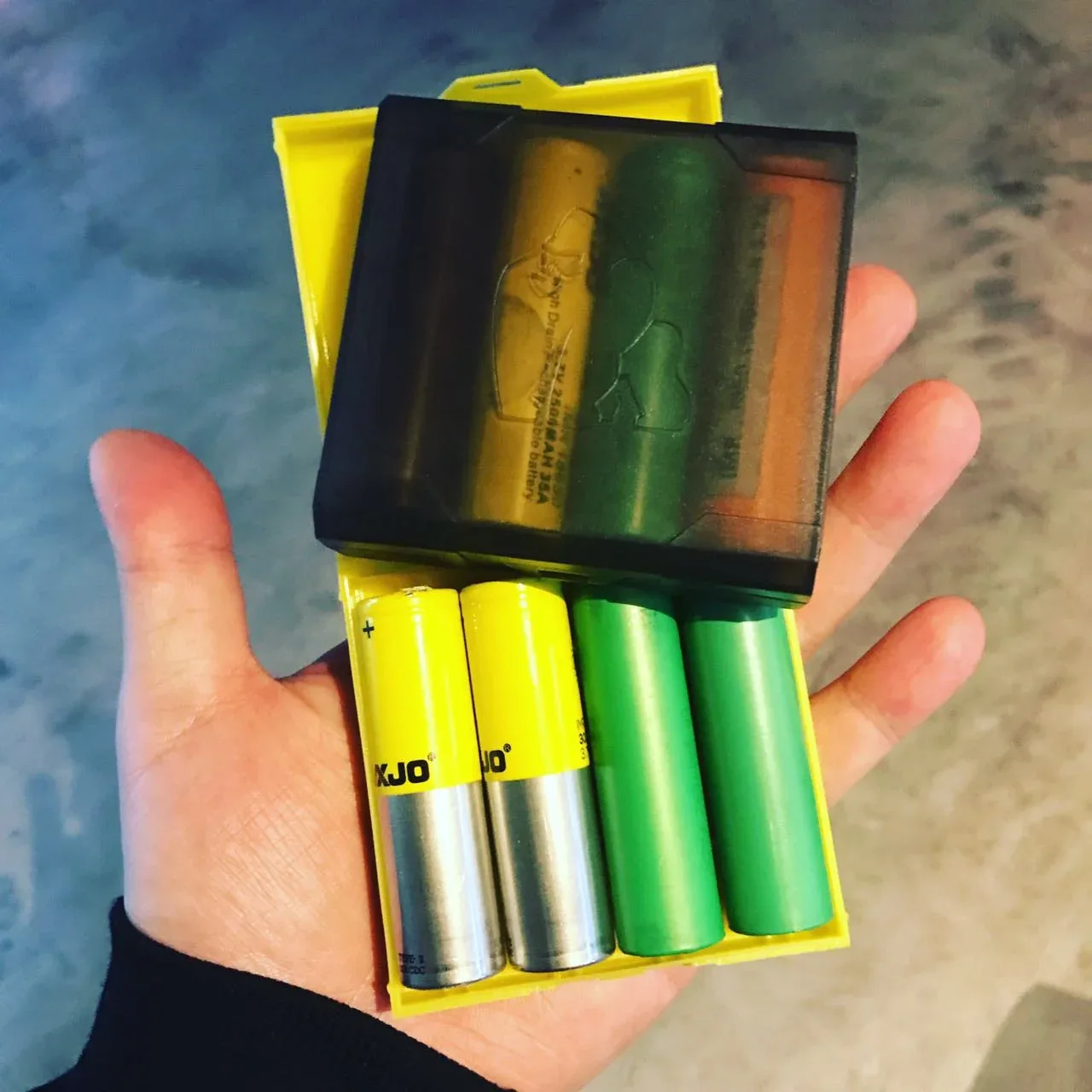 CHUBBY GORILLA - TRANSPARENT 18650 SIGNATURE BATTERY CASE