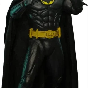 Hot Toys Movie Masterpiece Batman 1/6 Scale Figure 2.0 Collectible